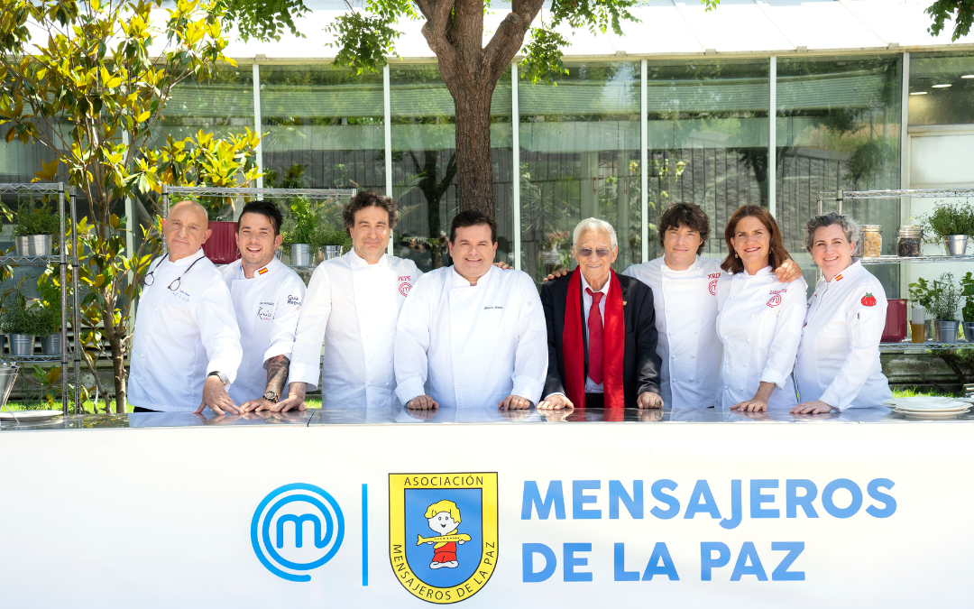 Mensajeros de la Paz organises a charity cookout for the elderly on World Nutrition Day